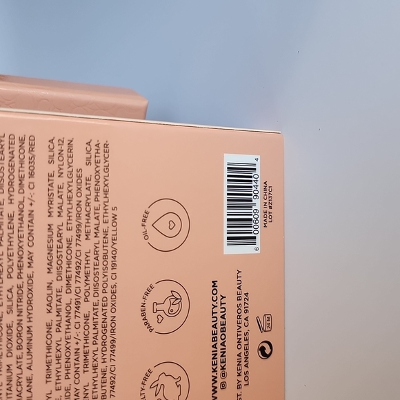 Kenia Ontiveros Beauty Glow and Go Kit - Picture 11 of 11